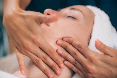 Hydrolifting Facial Treatment Hydrolifting Facial Treatment