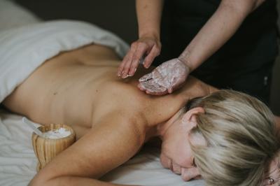 Labrador Tea Exfoliation and Cream Body Wrap with essential oils