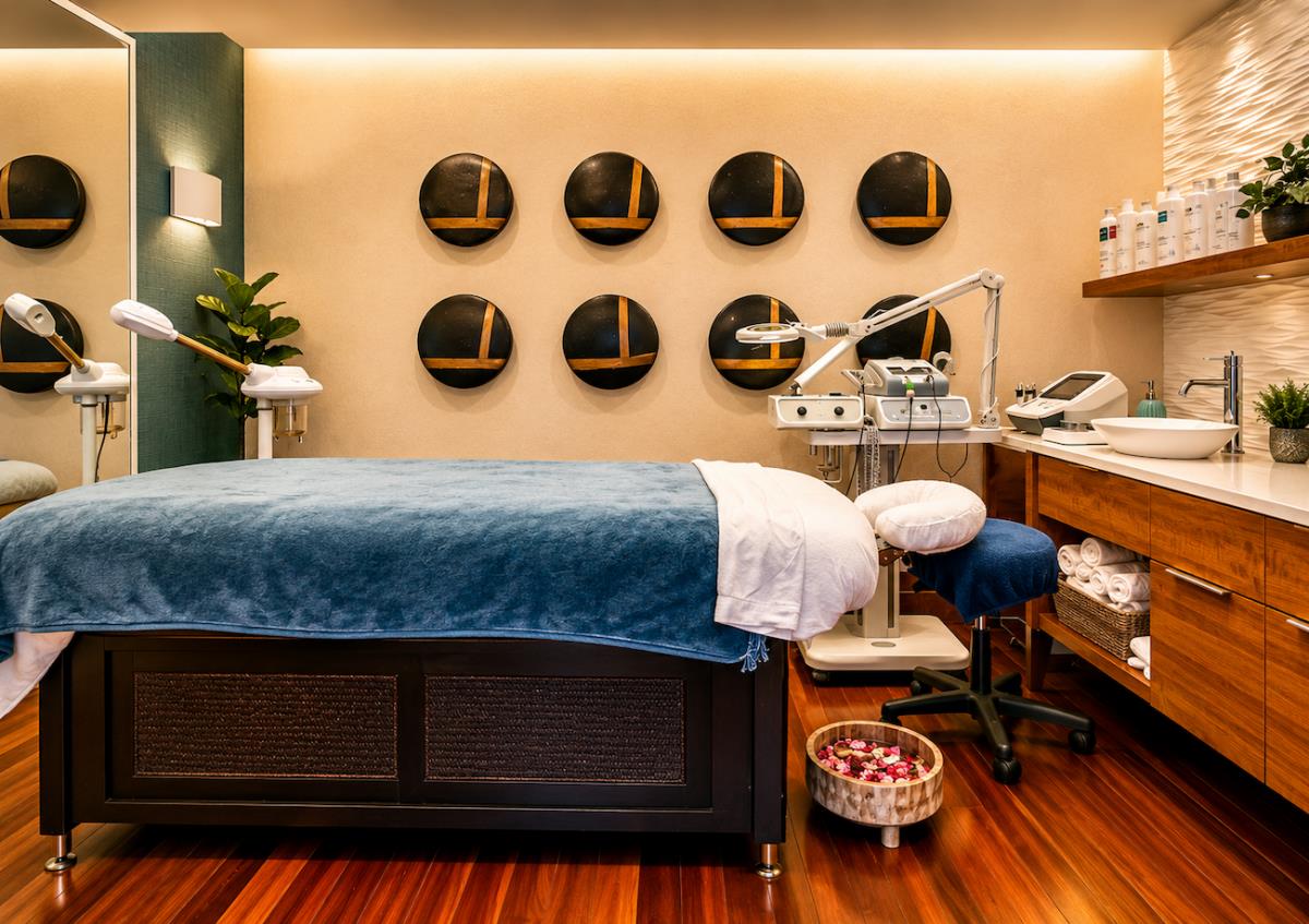 Facial treatment room at ALTISPA - ALTISPA