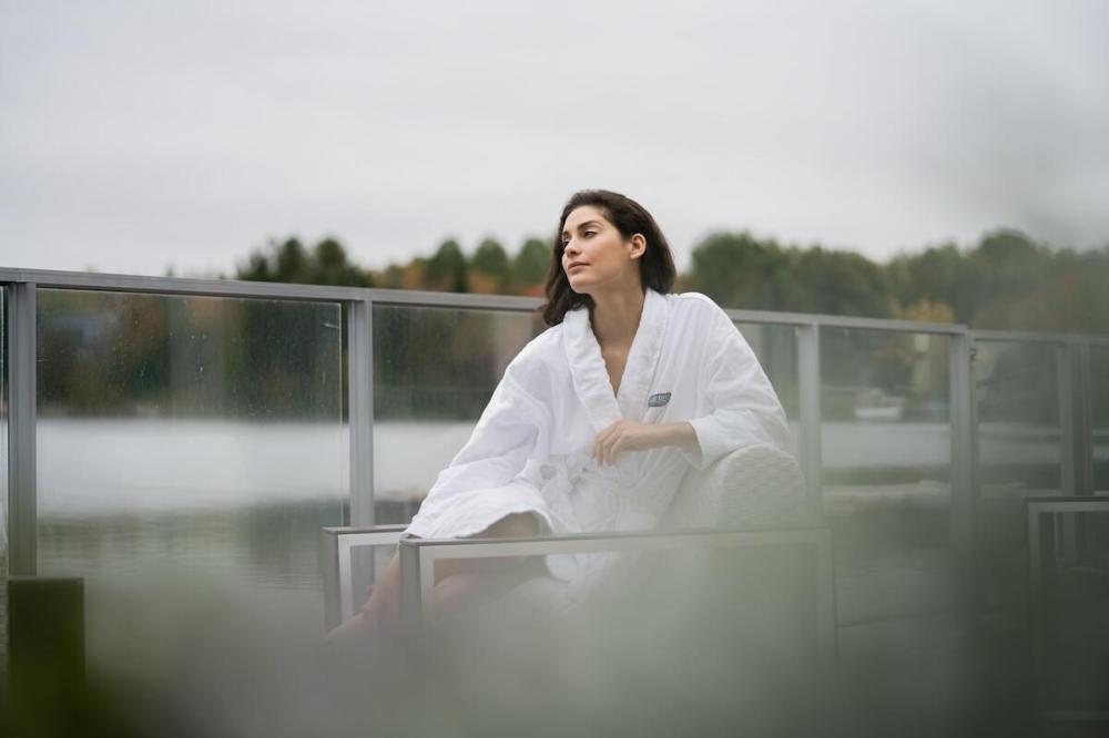 Relaxation at Amerispa Estérel Resort -  Amerispa Estérel Resort