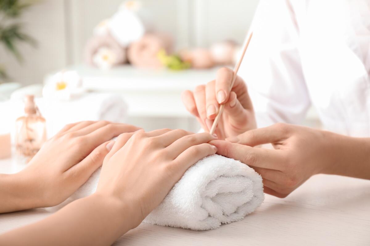 Manicure treatment - ALTISPA