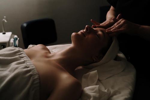 Moment Spa Le Reine Elizabeth – Facial Care - Moment Spa Le Reine Elizabeth