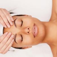 Relaxing facial massage - EdenBliss spa
