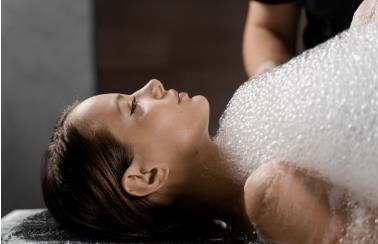 Foam body treatment - Hammam Karima