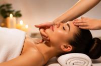 Relaxing facial massage - Benelo Spa