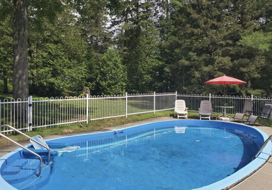 Outdoor Pool at Beaux Rêves - Beaux Rêves Inn & Nordic Spa