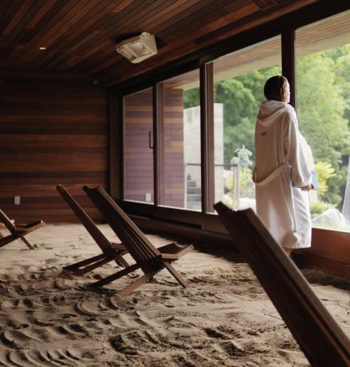 Indoor relaxation room at BALNEA - Balnea Spa