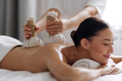 Herbal Poultice Massage & Reflexology Herbal Poultice Massage & Reflexology